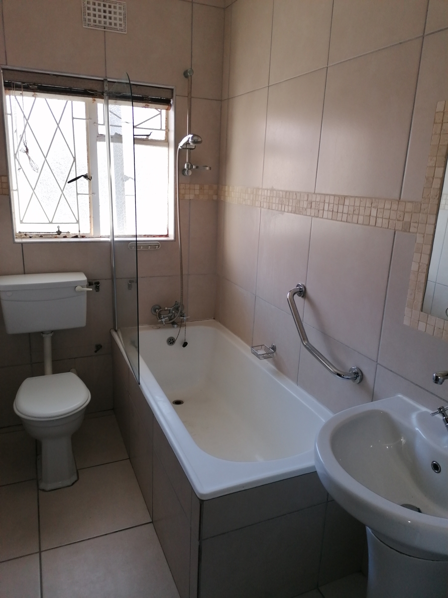 To Let 2 Bedroom Property for Rent in Claremont Upper Western Cape